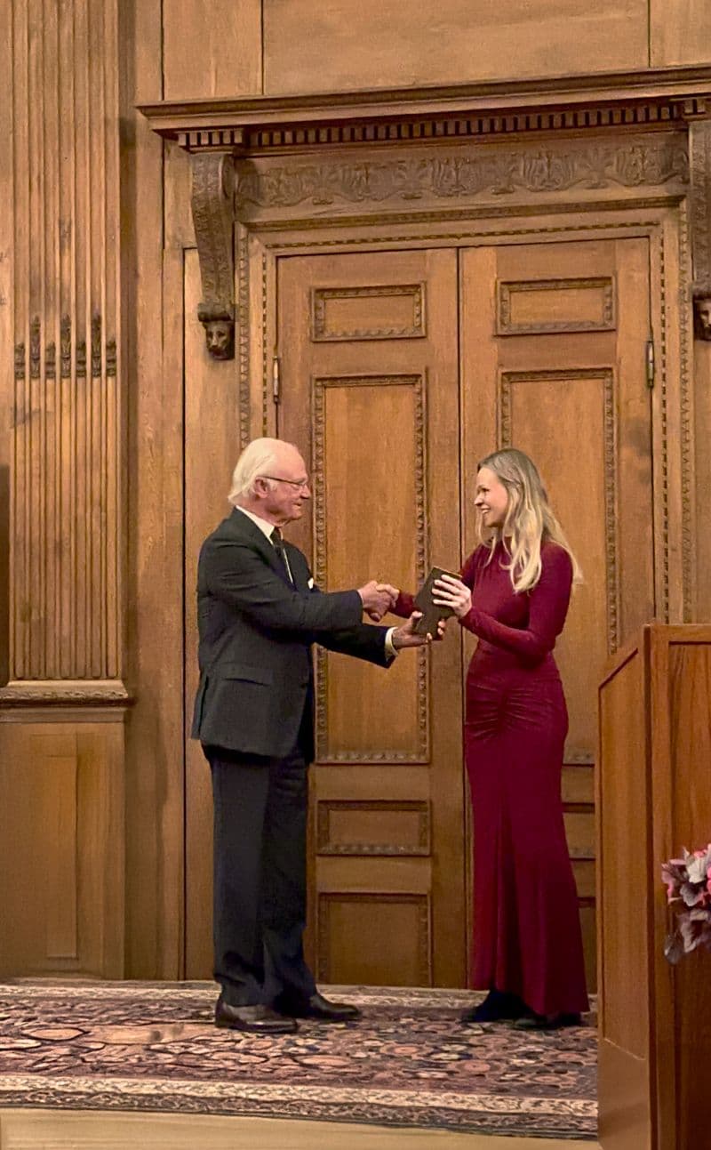 Flox CEO Sara Nožková Receives H.M. The King’s The Young Pioneer Award 2025